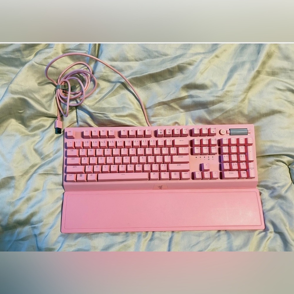 Razer Blackwidow V3 Keyboard+Desktop Vacuum